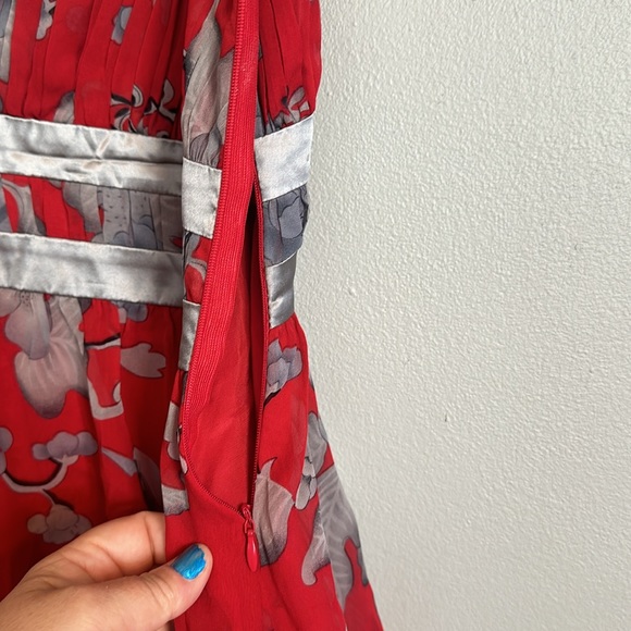 Arden B. women red camisole 100% silk tan top with gray & black flowers - Picture 5 of 8